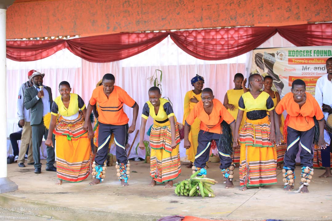 Koogere Cultural Troupe performing